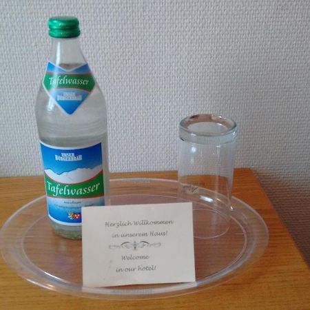 Altstadt- Und Businesshotel Pfaubraeu - Brauereigasthof - Fruehstuecksbuffet - Kostenfreie Radgarage - Hunde Willkommen Trostberg an der Alz Δωμάτιο φωτογραφία
