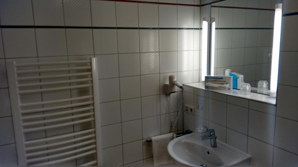 Altstadt- Und Businesshotel Pfaubraeu - Brauereigasthof - Fruehstuecksbuffet - Kostenfreie Radgarage - Hunde Willkommen Trostberg an der Alz Εξωτερικό φωτογραφία
