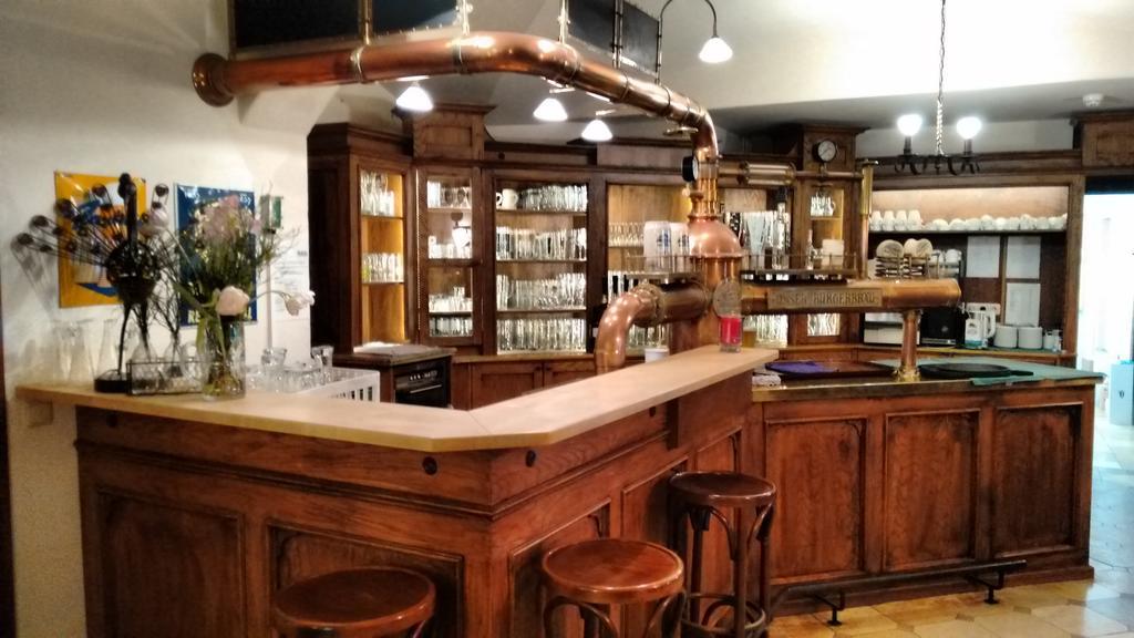 Altstadt- Und Businesshotel Pfaubraeu - Brauereigasthof - Fruehstuecksbuffet - Kostenfreie Radgarage - Hunde Willkommen Trostberg an der Alz Εξωτερικό φωτογραφία