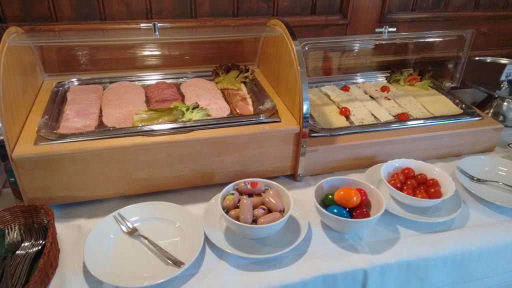 Altstadt- Und Businesshotel Pfaubraeu - Brauereigasthof - Fruehstuecksbuffet - Kostenfreie Radgarage - Hunde Willkommen Trostberg an der Alz Εξωτερικό φωτογραφία